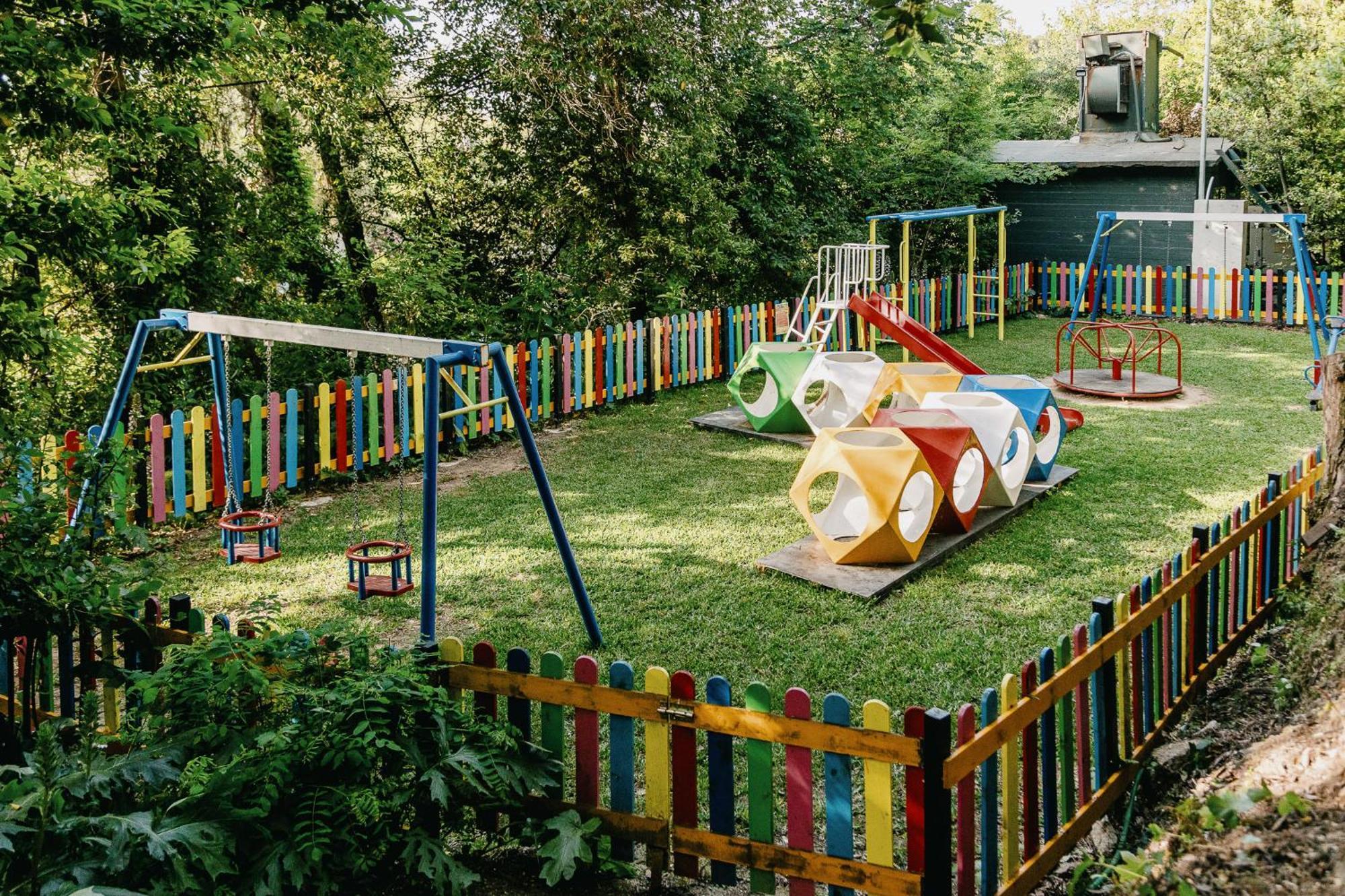 โรงแรมคอร์ฟูฮอลิเดย์พาเลส เปรามา ภายนอก รูปภาพ Playground in Belgrade