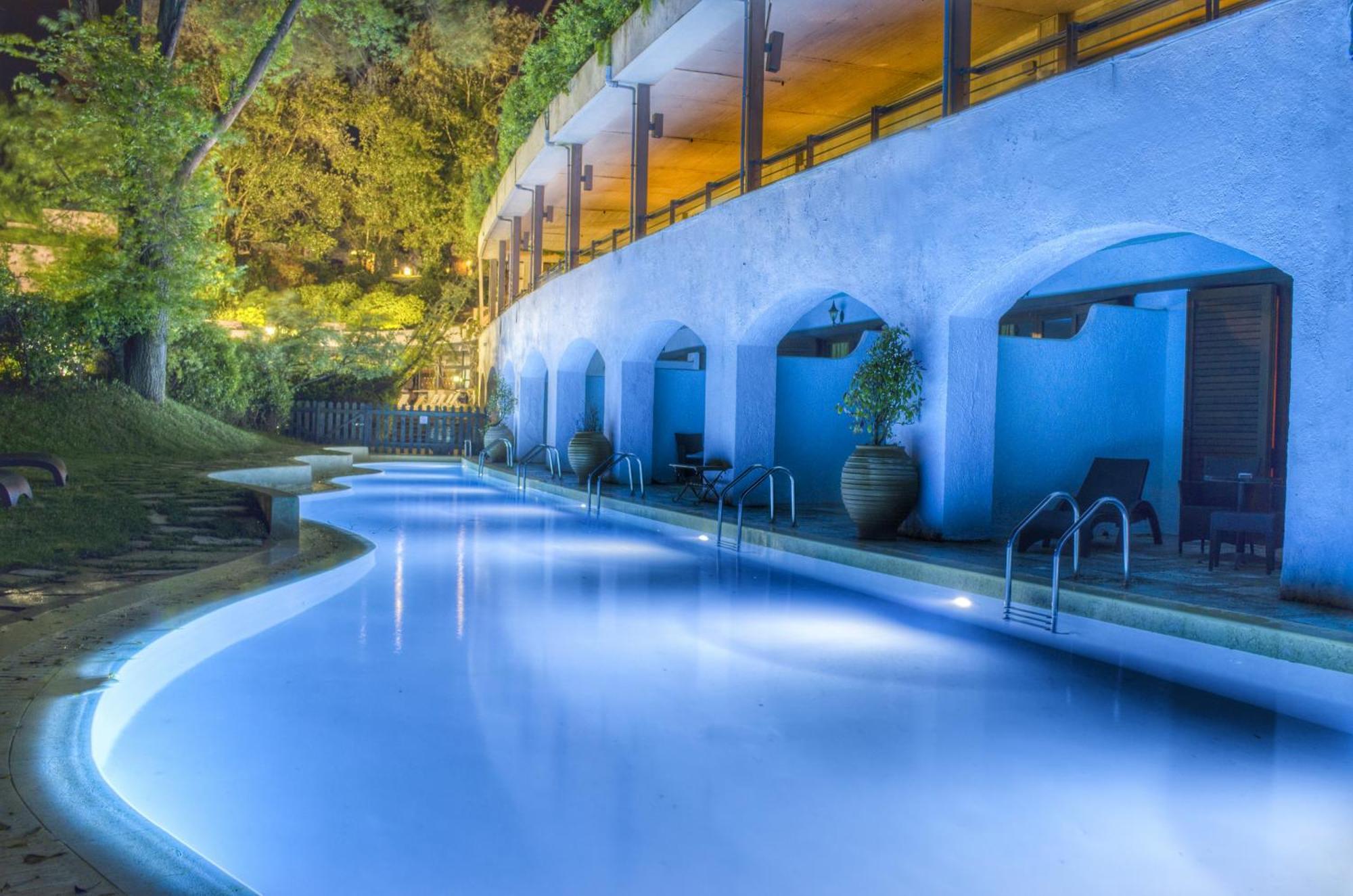 โรงแรมคอร์ฟูฮอลิเดย์พาเลส เปรามา ภายนอก รูปภาพ The swimming pool at the hotel